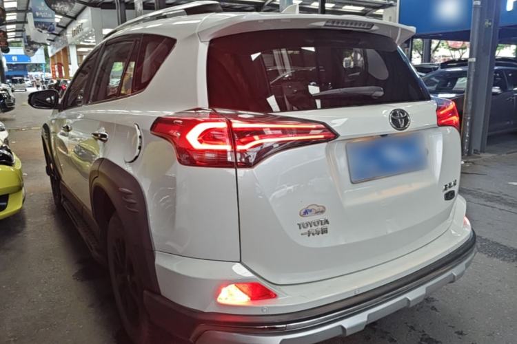 Used Toyota RAV4 2019 2.0L CVT Two-Wheel Drive Fashion X Limited Edition China VI Standard Rear Left 45 Deg