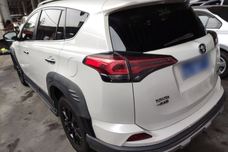 Used Toyota RAV4 2019 2.0L CVT Two-Wheel Drive Fashion X Limited Edition China VI Standard Rear Left 45 Deg