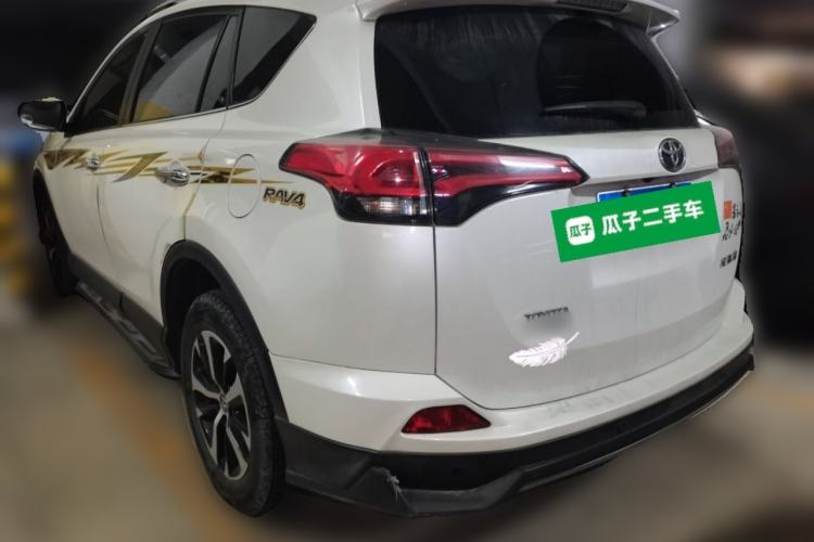 Used Toyota RAV4 2019 2.0L CVT Two-Wheel Drive Luxury Version China VI Standard Rear Left 45 Deg