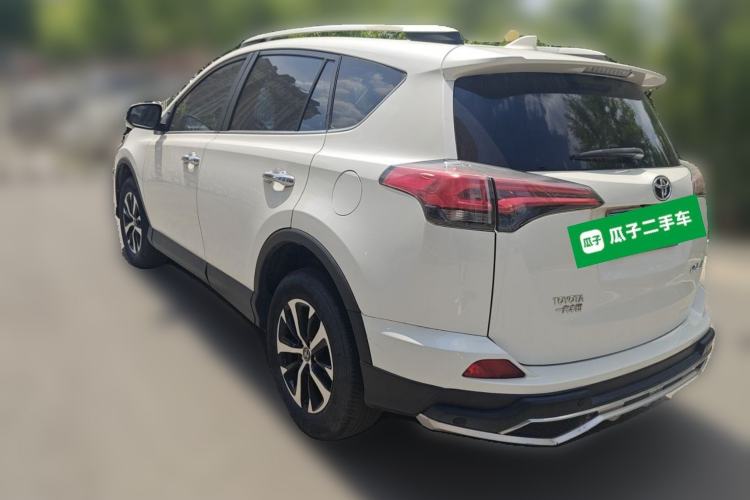 Used Toyota RAV4 2019 2.0L CVT Two-Wheel Drive Luxury Version China VI Standard Rear Left 45 Deg