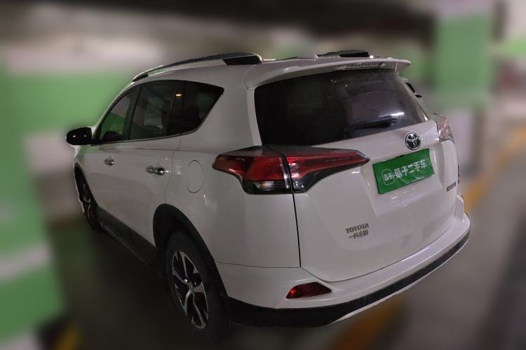 Used Toyota RAV4 2019 2.0L CVT Two-Wheel Drive ZhiShang Version China VI Standard Rear Left 45 Deg
