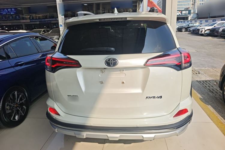 Used Toyota RAV4 2019 2.0L CVT Two-Wheel Drive Fashion X Limited Edition China VI Standard Rear