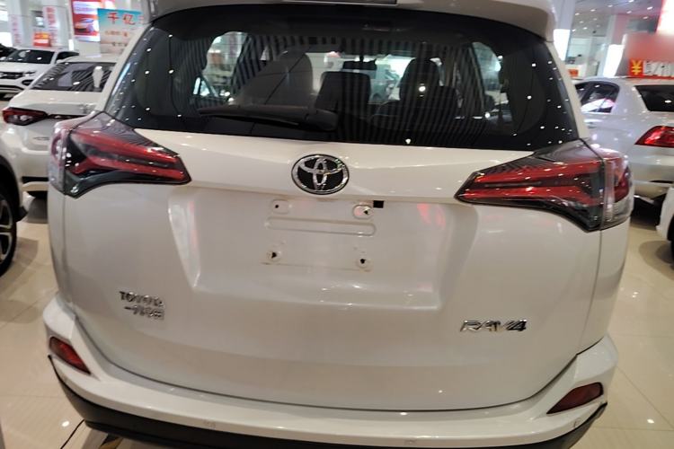 Used Toyota RAV4 2019 2.0L CVT Two-Wheel Drive Pioneer Edition China VI Standard Rear