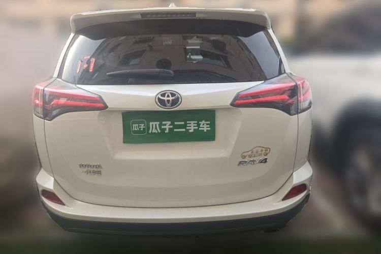 Used Toyota RAV4 2019 2.0L CVT Two-Wheel Drive Comfort Edition China VI Standard Rear