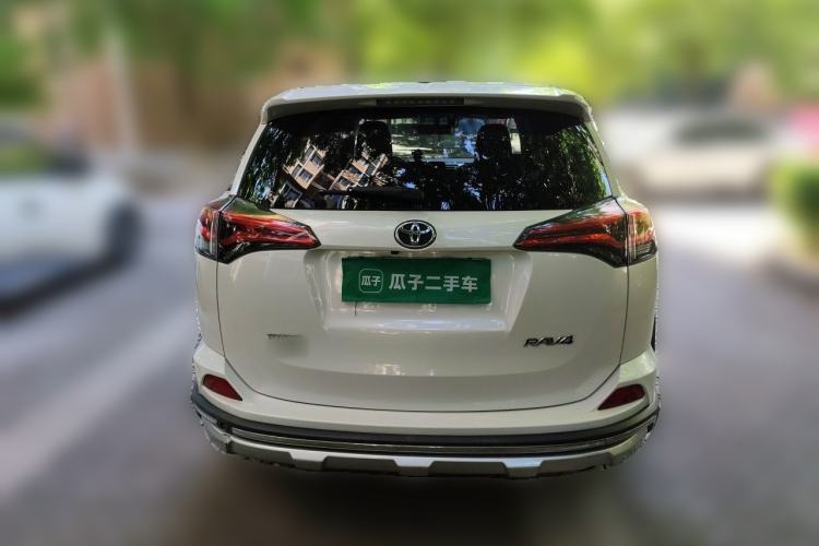 Used Toyota RAV4 2019 2.0L CVT Two-Wheel Drive Fashion X Limited Edition China V Standard Rear
