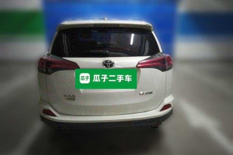 Used Toyota RAV4 2019 2.0L CVT Two-Wheel Drive Luxury Version China VI Standard Rear