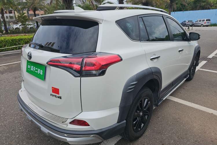 Used Toyota RAV4 2019 2.0L CVT Two-Wheel Drive Fashion X Limited Edition China V Standard Rear Right 45 Deg