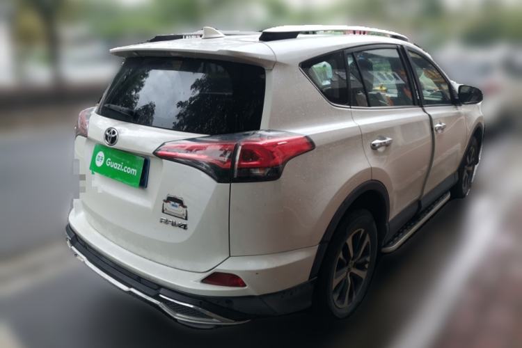 Used Toyota RAV4 2019 2.0L CVT Two-Wheel Drive Luxury Version China VI Standard Rear Right 45 Deg