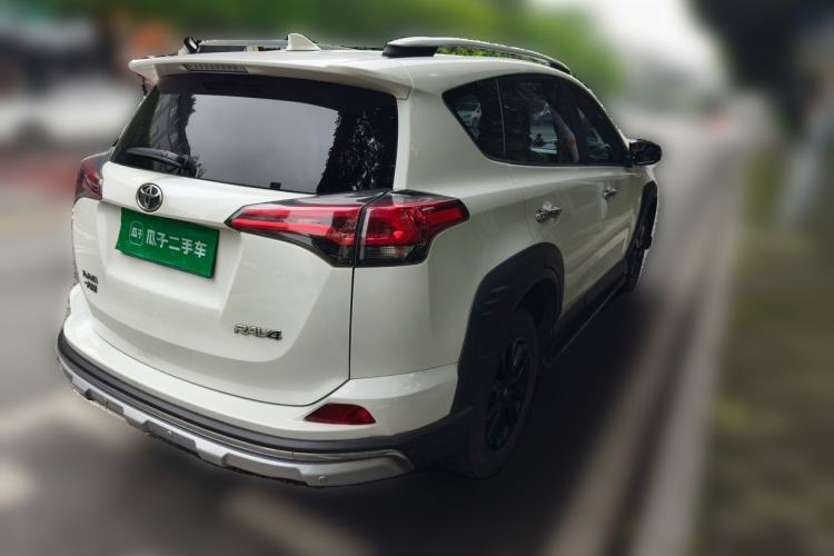 Used Toyota RAV4 2019 2.0L CVT Two-Wheel Drive Fashion X Limited Edition China V Standard Rear Right 45 Deg