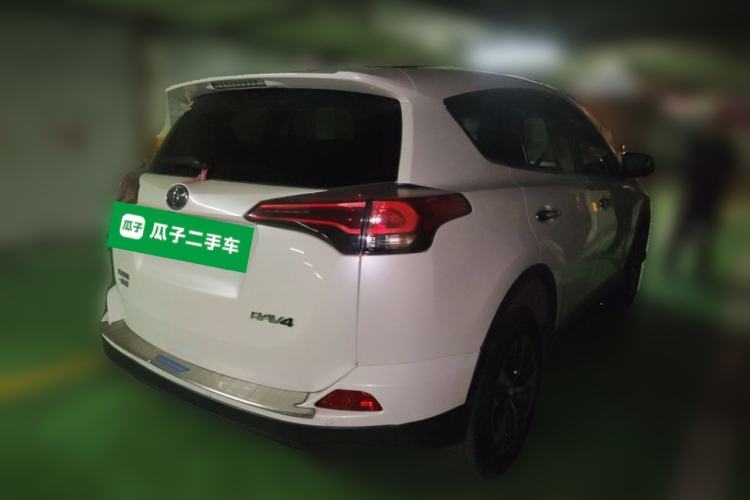 Used Toyota RAV4 2019 2.0L CVT Two-Wheel Drive Comfort Edition China VI Standard Rear Right 45 Deg