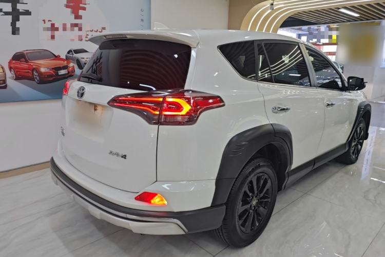 Used Toyota RAV4 2019 2.0L CVT Two-Wheel Drive Fashion X Limited Edition China VI Standard Rear Right 45 Deg