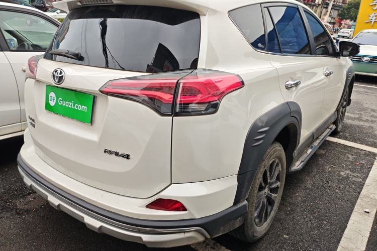 Used Toyota RAV4 2019 2.0L CVT Two-Wheel Drive Fashion X Limited Edition China VI Standard Rear Right 45 Deg
