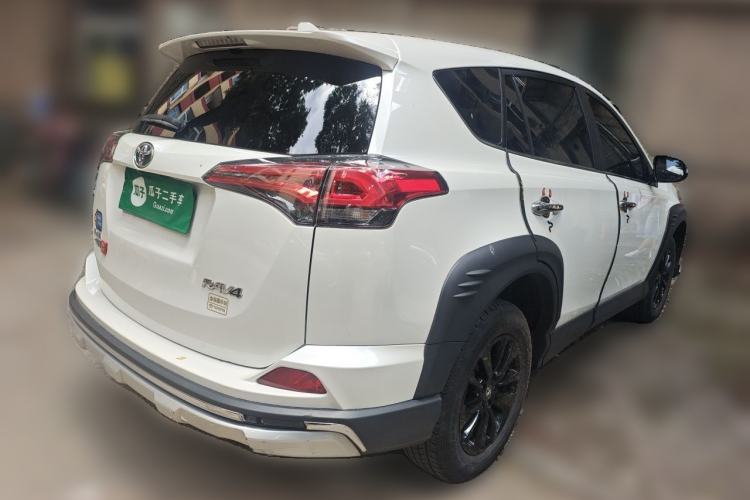 Used Toyota RAV4 2019 2.0L CVT Two-Wheel Drive Fashion X Limited Edition China VI Standard Rear Right 45 Deg
