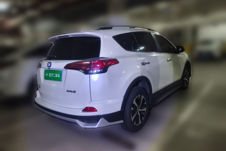 Used Toyota RAV4 2019 2.0L CVT Two-Wheel Drive Luxury Version China VI Standard Rear Right 45 Deg