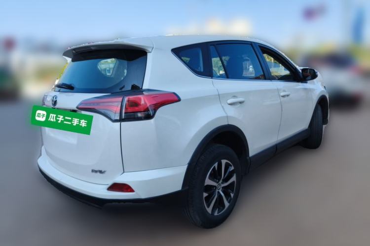 Used Toyota RAV4 2019 2.0L CVT Two-Wheel Drive Urban Edition China VI Standard Rear Right 45 Deg
