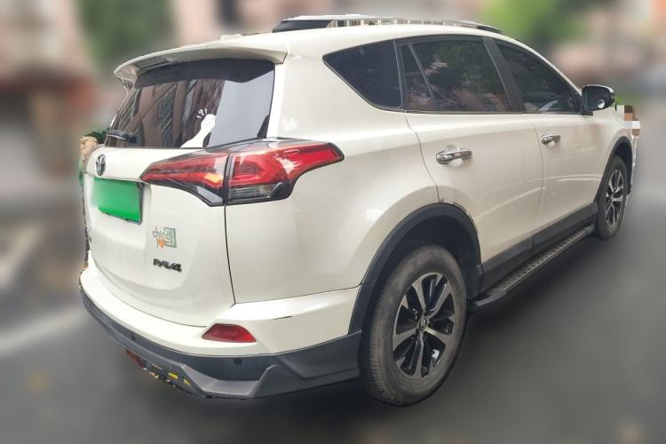Used Toyota RAV4 2019 2.0L CVT Two-Wheel Drive Luxury Version China VI Standard Rear Right 45 Deg