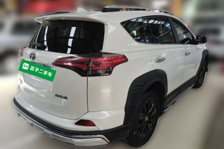 Used Toyota RAV4 2019 2.0L CVT Two-Wheel Drive Fashion X Limited Edition China VI Standard Rear Right 45 Deg