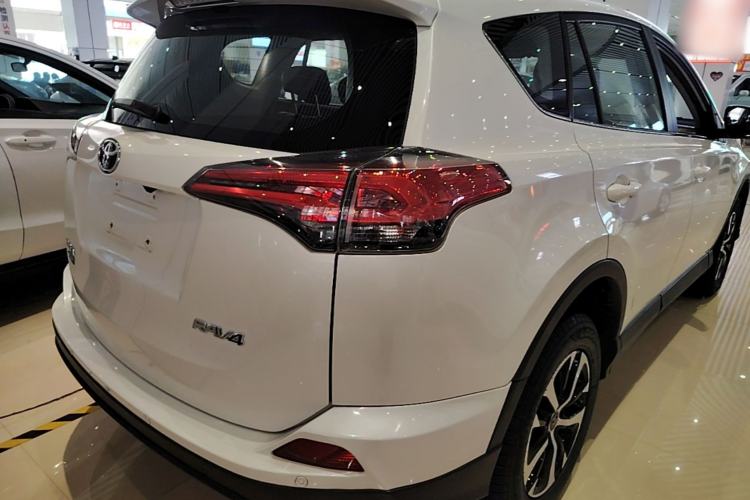 Used Toyota RAV4 2019 2.0L CVT Two-Wheel Drive Pioneer Edition China VI Standard Rear Right 45 Deg