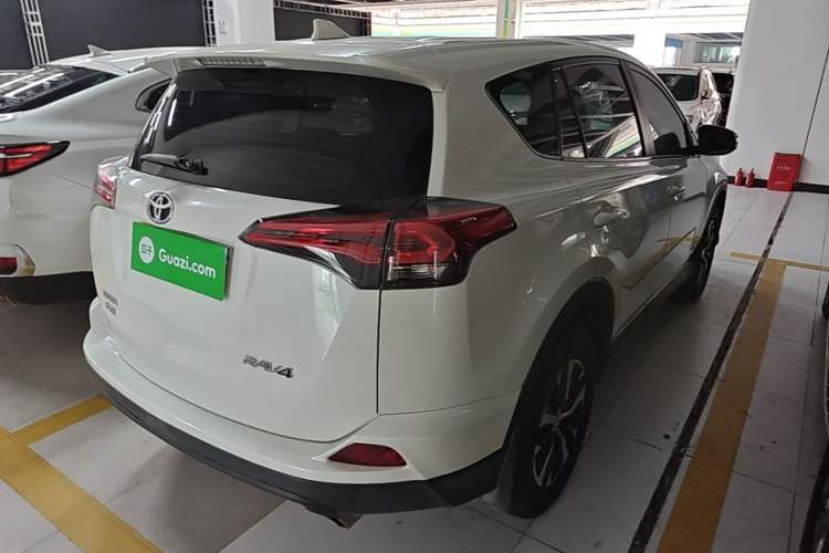 Used Toyota RAV4 2019 2.0L CVT Two-Wheel Drive Pioneer Edition China V Standard Rear Right 45 Deg