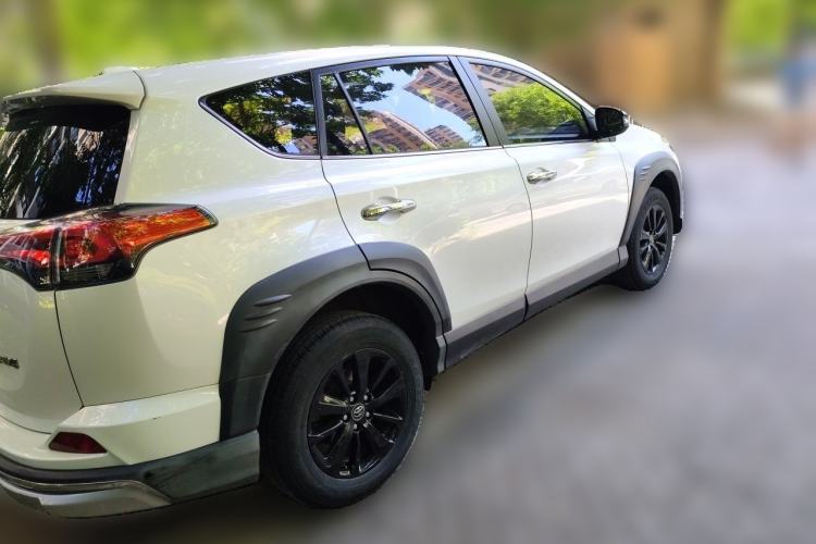 Used Toyota RAV4 2019 2.0L CVT Two-Wheel Drive Fashion X Limited Edition China V Standard Rear Right 45 Deg