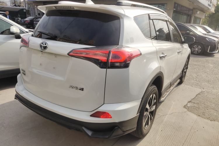 Used Toyota RAV4 2019 2.0L CVT Two-Wheel Drive ZhiShang Version China VI Standard Rear Right 45 Deg