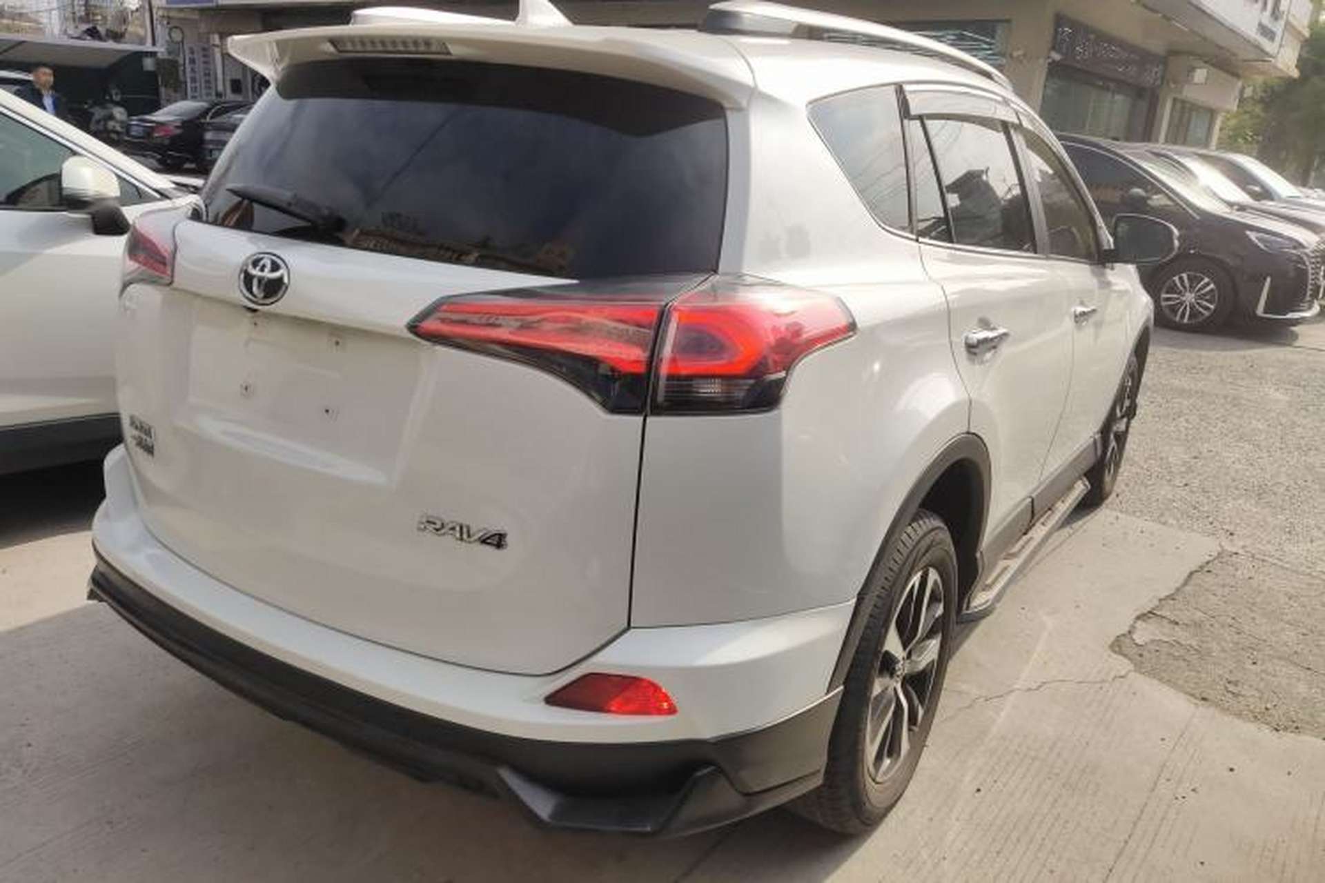 Used Toyota RAV4 2019 2.0L CVT Two-Wheel Drive ZhiShang Version China VI Standard Rear Right 45 Deg