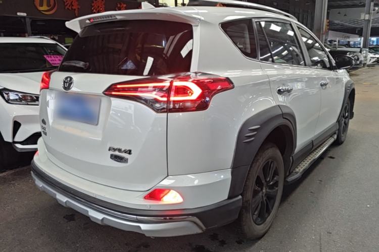 Used Toyota RAV4 2019 2.0L CVT Two-Wheel Drive Fashion X Limited Edition China VI Standard Rear Right 45 Deg
