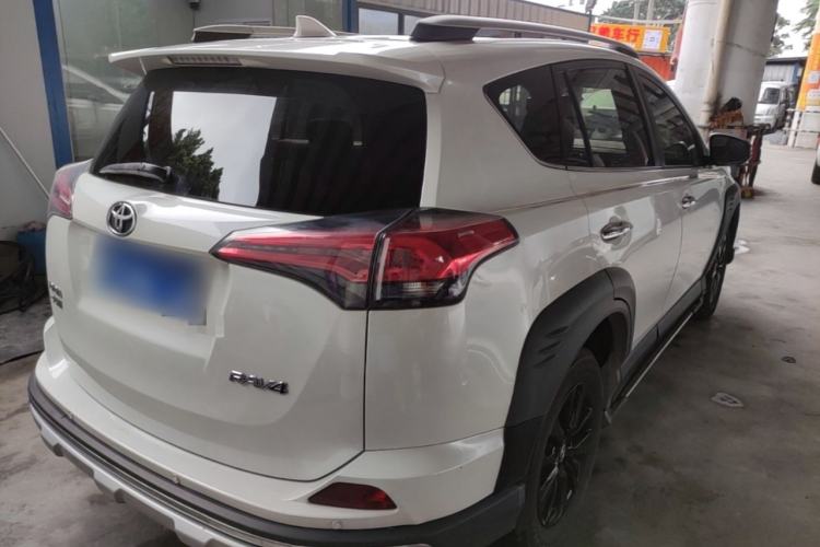 Used Toyota RAV4 2019 2.0L CVT Two-Wheel Drive Fashion X Limited Edition China VI Standard Rear Right 45 Deg