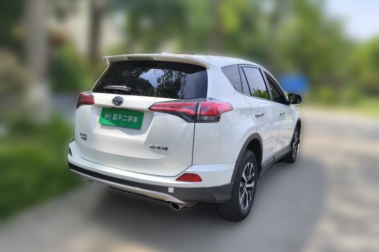 Used Toyota RAV4 2019 2.0L CVT Two-Wheel Drive ZhiShang Version China VI Standard Rear Right 45 Deg