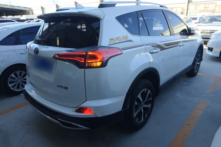 Used Toyota RAV4 2019 2.0L CVT Two-Wheel Drive Comfort Edition China VI Standard Rear Right 45 Deg