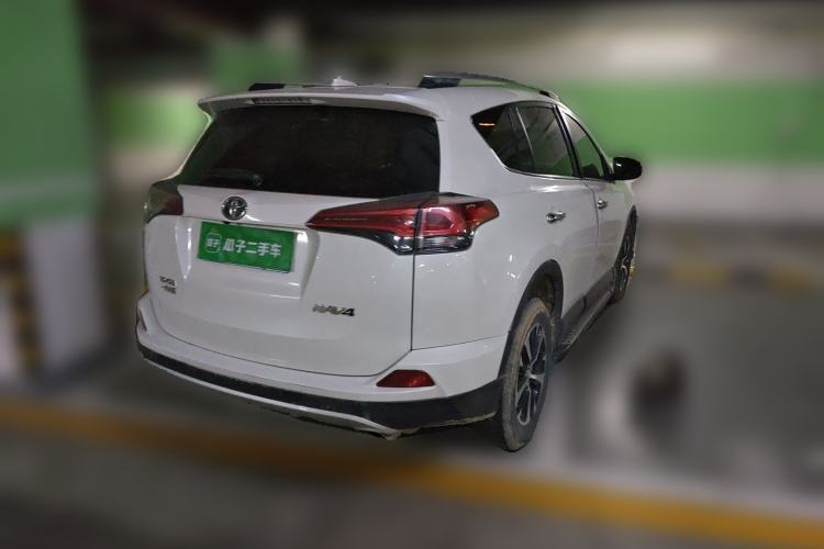 Used Toyota RAV4 2019 2.0L CVT Two-Wheel Drive ZhiShang Version China VI Standard Rear Right 45 Deg