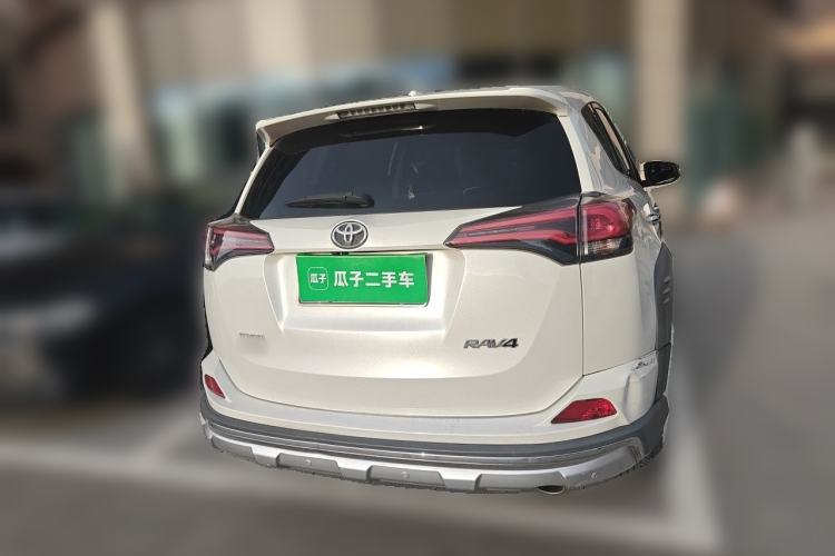 Used Toyota RAV4 2019 2.0L CVT Two-Wheel Drive Fashion X Limited Edition China VI Standard Rear