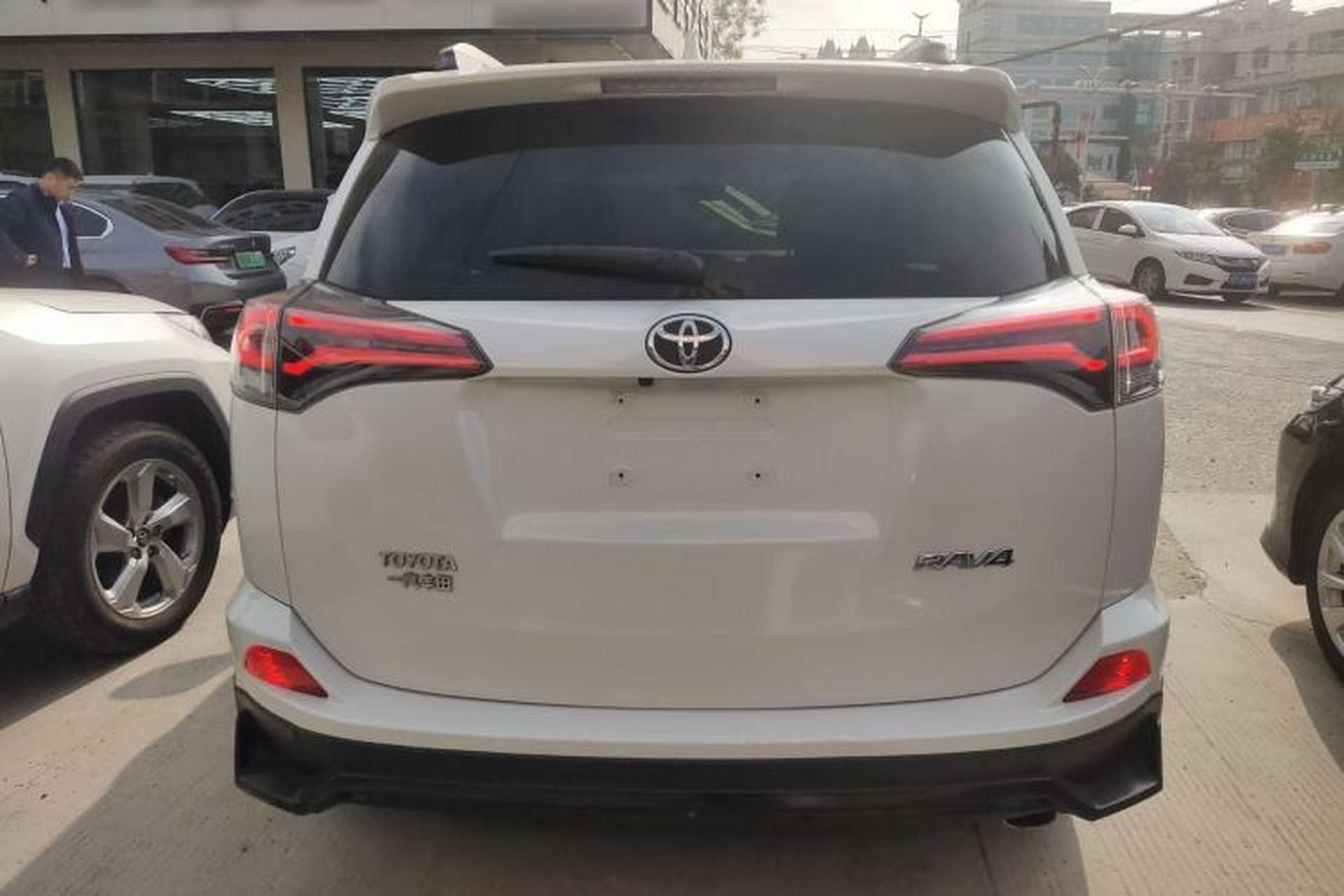 Used Toyota RAV4 2019 2.0L CVT Two-Wheel Drive ZhiShang Version China VI Standard Rear