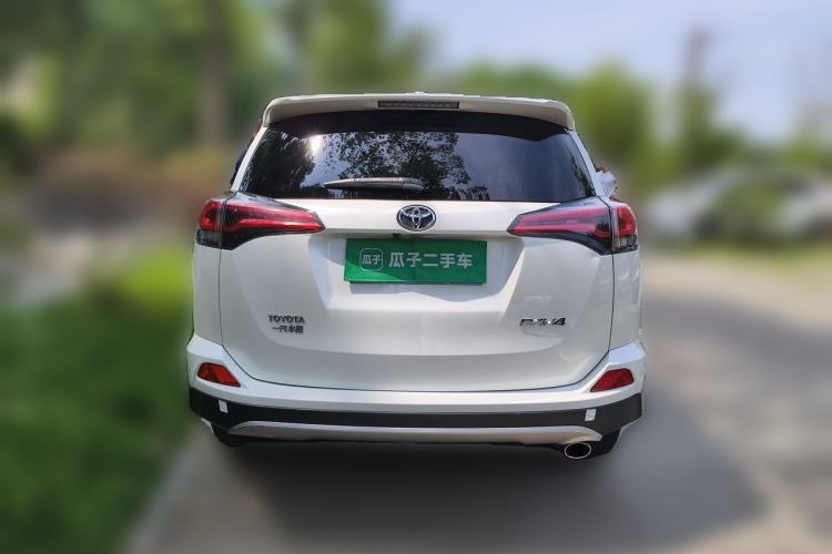 Used Toyota RAV4 2019 2.0L CVT Two-Wheel Drive ZhiShang Version China VI Standard Rear