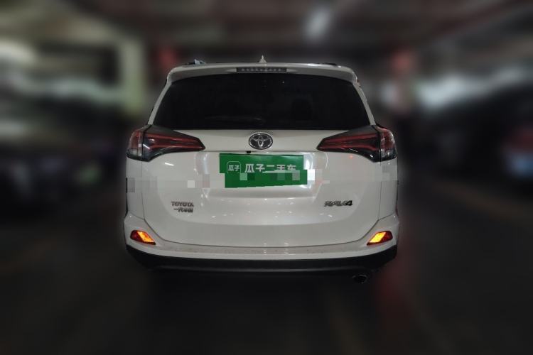 Used Toyota RAV4 2019 2.0L CVT Two-Wheel Drive Luxury Version China VI Standard Rear