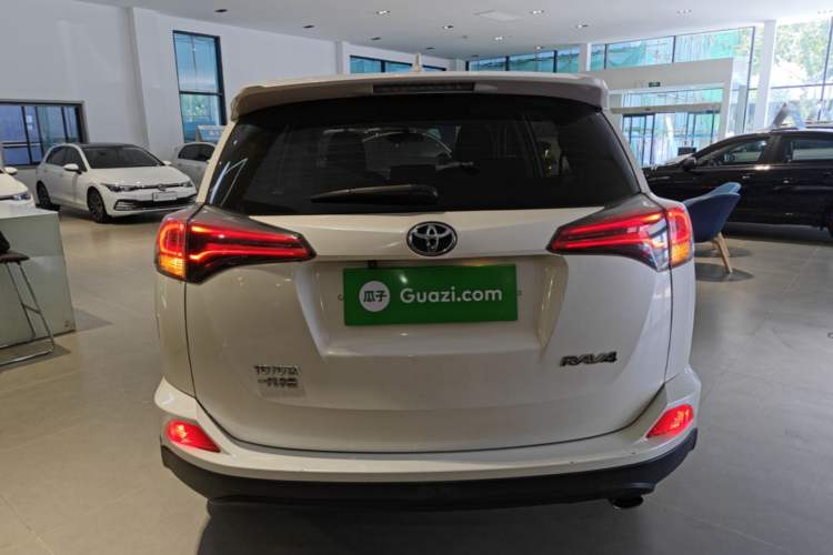 Used Toyota RAV4 2019 2.0L CVT Two-Wheel Drive Pioneer Edition China V Standard Rear