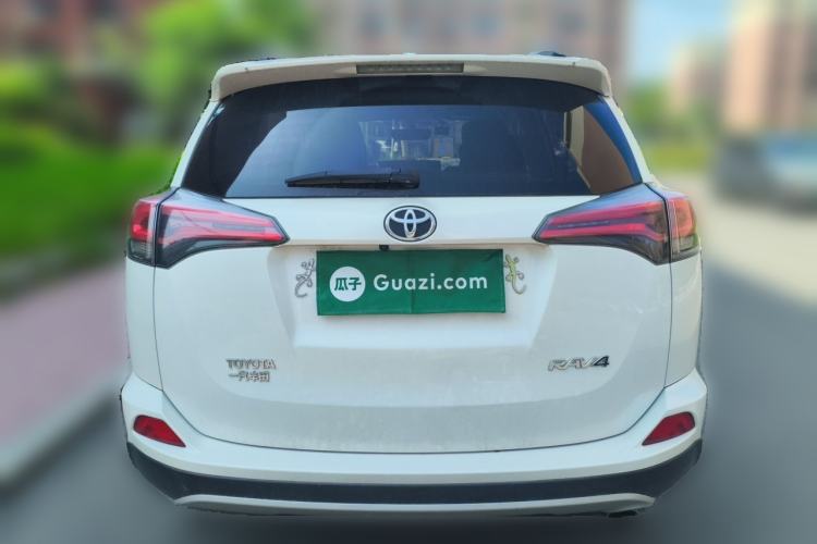 Used Toyota RAV4 2019 2.0L CVT Two-Wheel Drive ZhiShang Version China VI Standard Rear