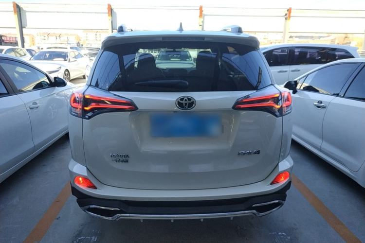Used Toyota RAV4 2019 2.0L CVT Two-Wheel Drive Comfort Edition China VI Standard Rear