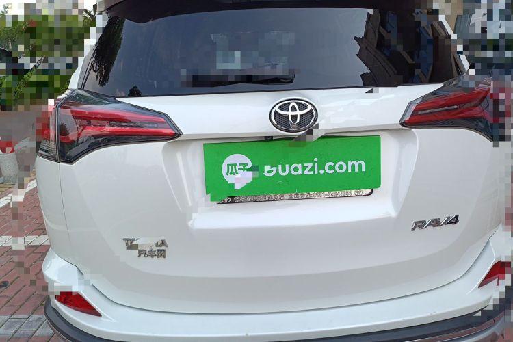 Used Toyota RAV4 2019 2.0L CVT Two-Wheel Drive Fashion X Limited Edition China VI Standard Rear