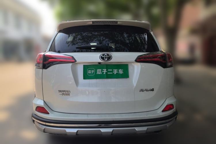 Used Toyota RAV4 2019 2.0L CVT Two-Wheel Drive Fashion X Limited Edition China VI Standard Rear
