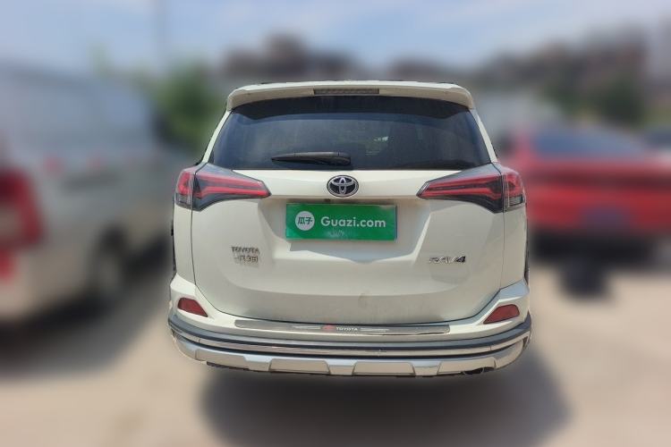 Used Toyota RAV4 2019 2.0L CVT Two-Wheel Drive Fashion X Limited Edition China VI Standard Rear