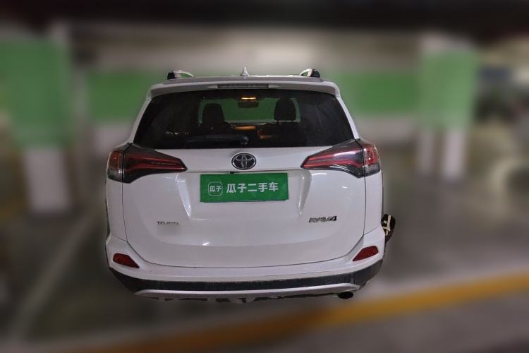 Used Toyota RAV4 2019 2.0L CVT Two-Wheel Drive ZhiShang Version China VI Standard Rear