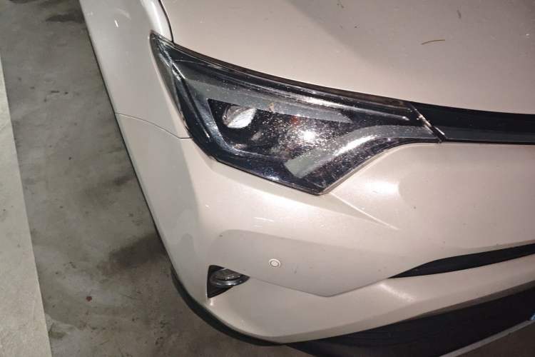 Used Toyota RAV4 2019 2.0L CVT Two-Wheel Drive ZhiShang Version China VI Standard Right Front Headlight