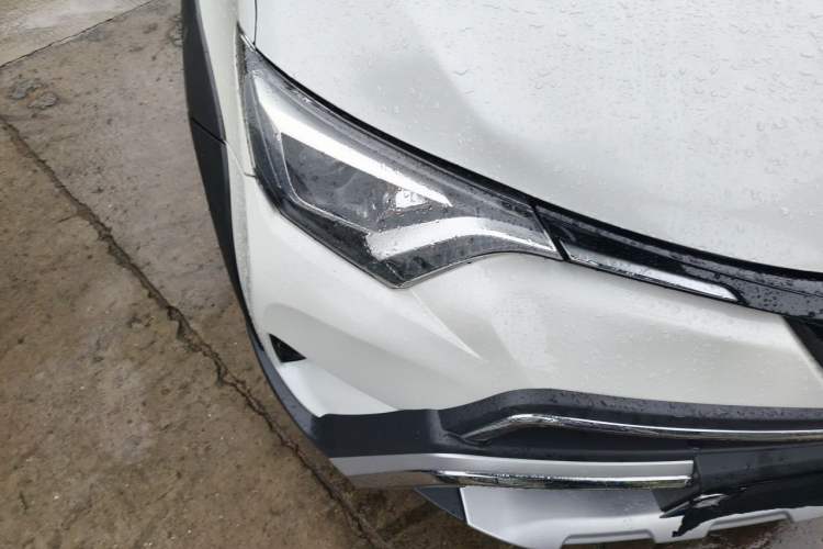 Used Toyota RAV4 2019 2.0L CVT Two-Wheel Drive Fashion X Limited Edition China V Standard Right Front Headlight
