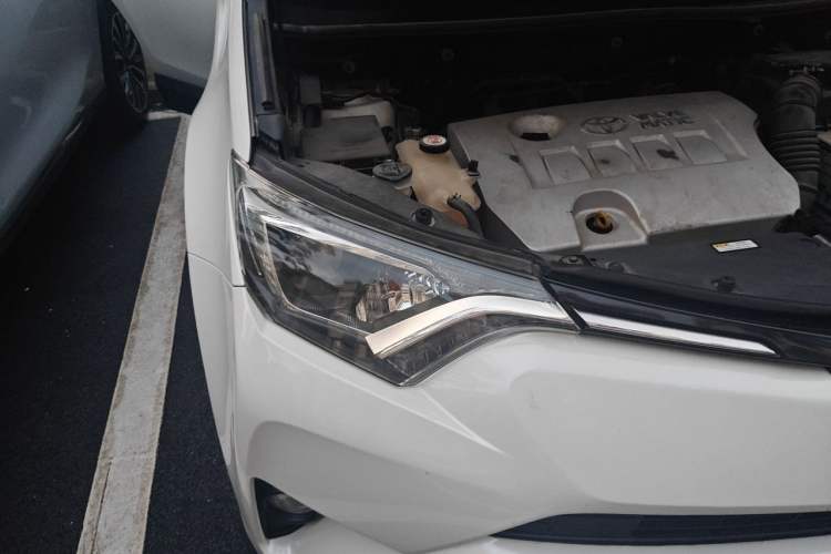 Used Toyota RAV4 2019 2.0L CVT Two-Wheel Drive Pioneer Edition China V Standard Right Front Headlight