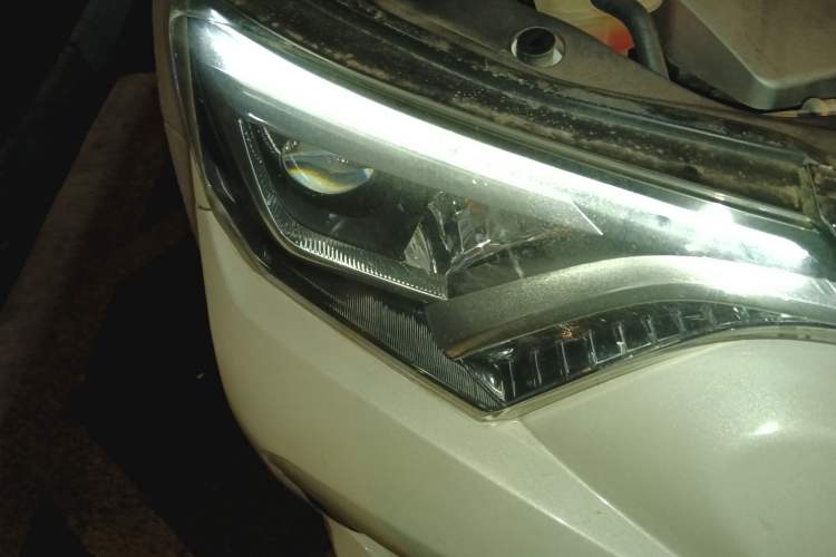 Used Toyota RAV4 2019 2.0L CVT 4x4 New Edition China VI Standard Right Front Headlight