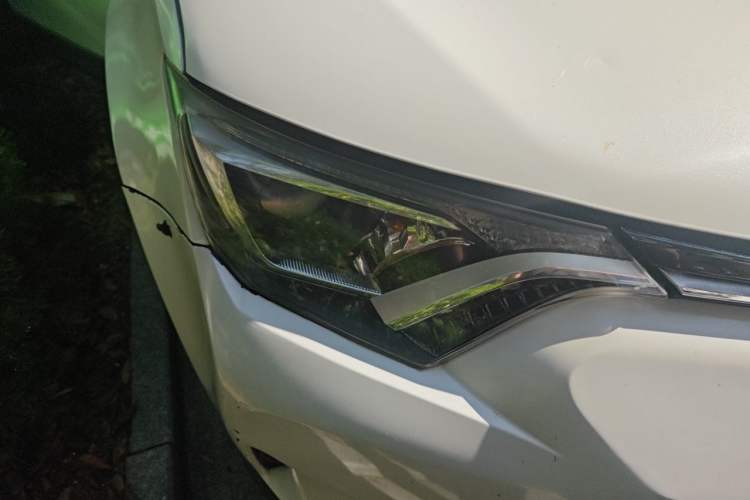 Used Toyota RAV4 2019 2.0L CVT Two-Wheel Drive Pioneer Edition China V Standard Right Front Headlight