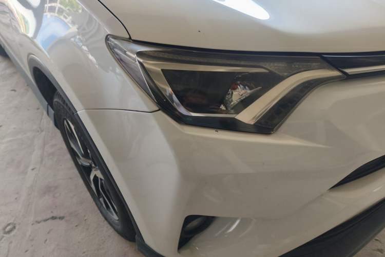 Used Toyota RAV4 2019 2.0L CVT Two-Wheel Drive Pioneer Edition China V Standard Right Front Headlight