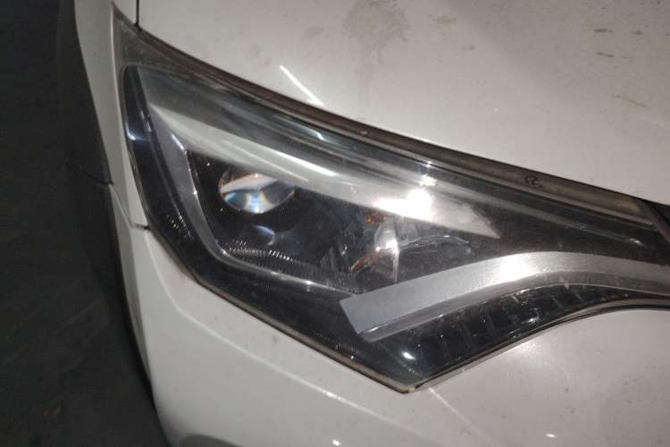 Used Toyota RAV4 2019 2.0L CVT Two-Wheel Drive Fashion X Limited Edition China V Standard Right Front Headlight