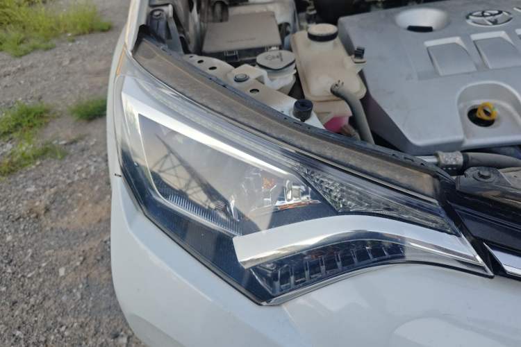 Used Toyota RAV4 2019 2.0L CVT Two-Wheel Drive Pioneer Edition China V Standard Right Front Headlight